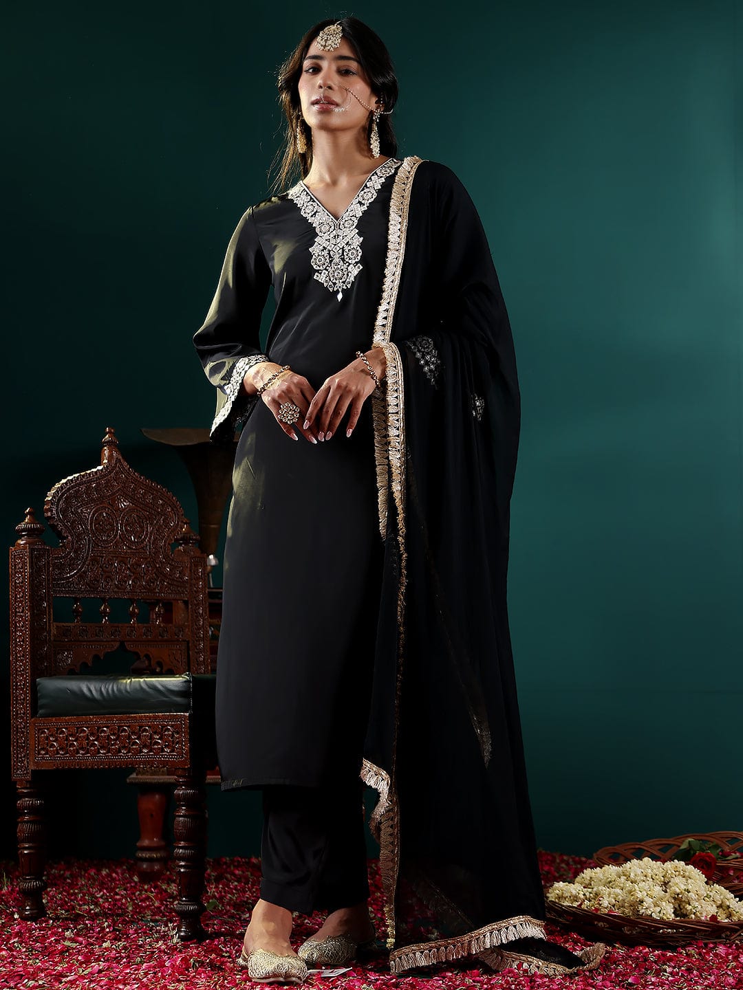 The Kurti Collection Women Black Mirror Embroidered Kurta Set