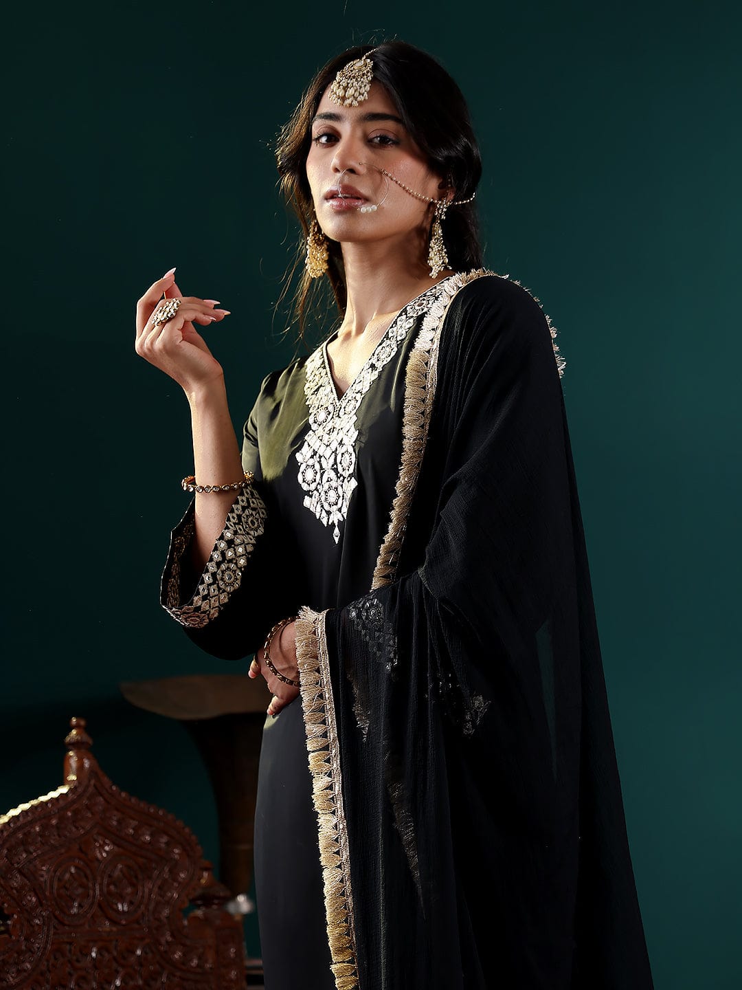 The Kurti Collection Women Black Mirror Embroidered Kurta Set
