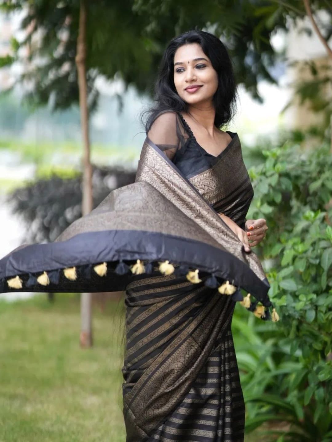 Ethnic Motifs Silk Cotton Handloom Banarasi Saree