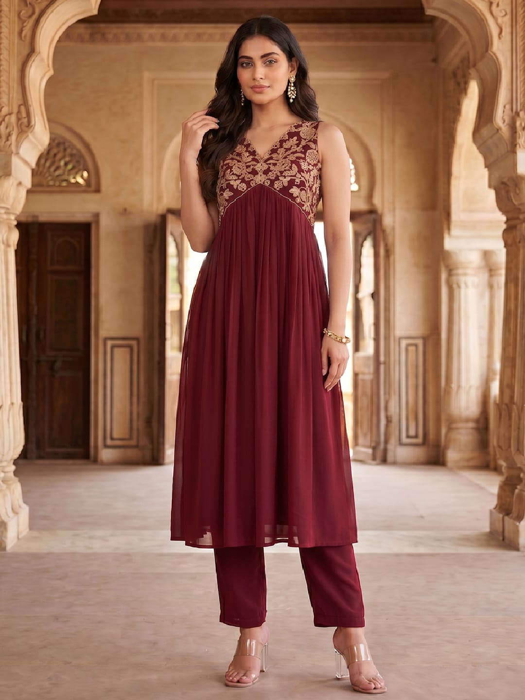 Women's Aliya Cut Kurta Set With Floral Zari Embroidery