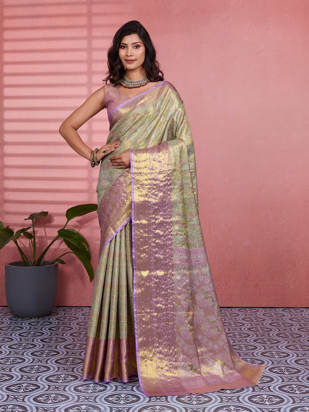 Luxurious silk Saree with rich woven pallu design