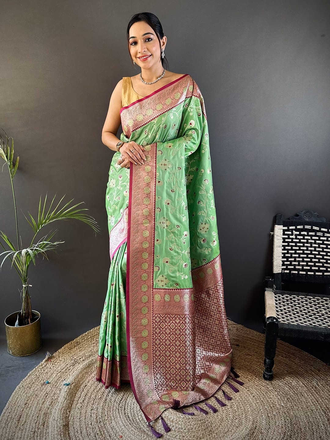 Luxurious silk Saree with rich woven pallu design