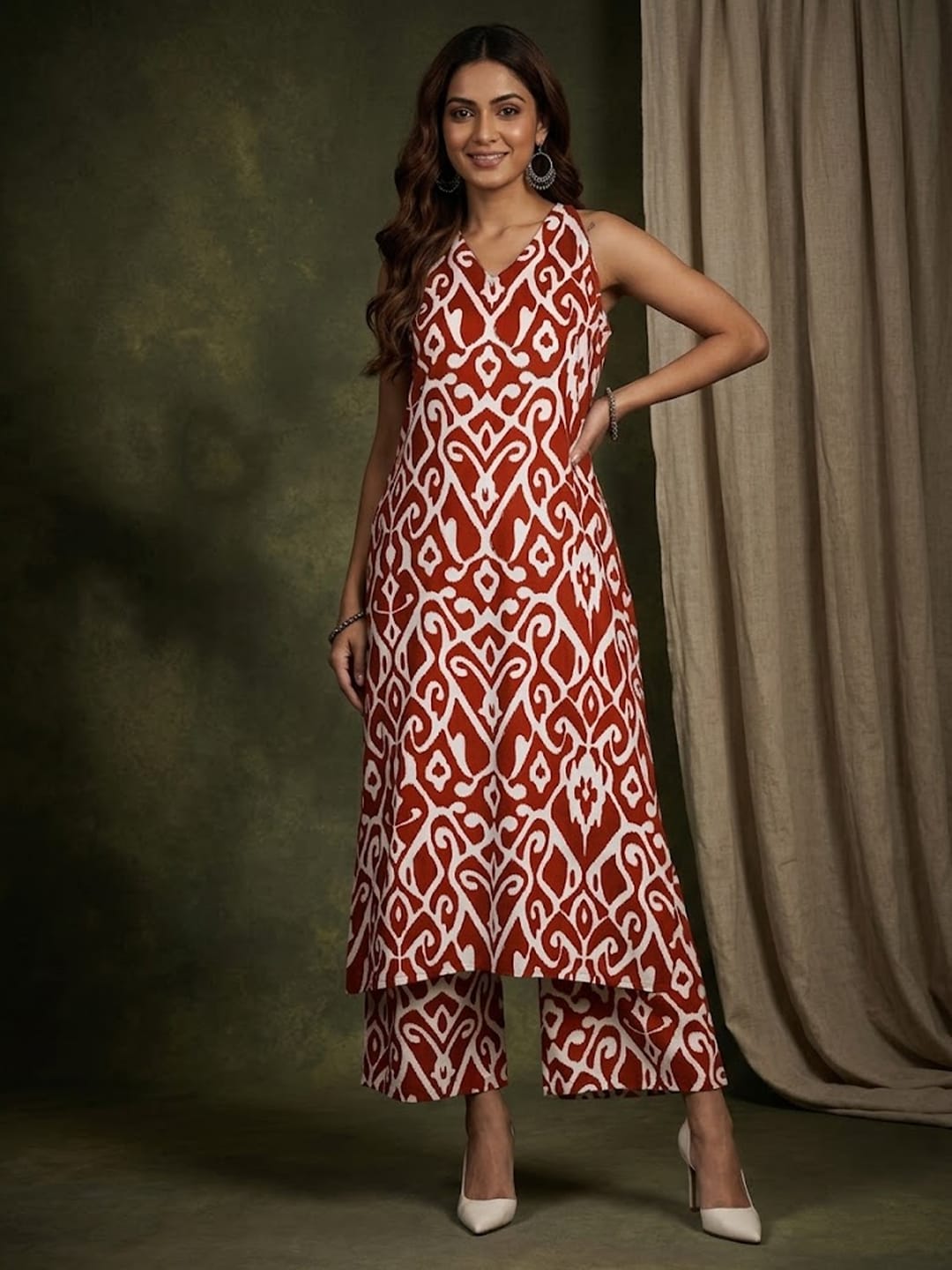 The Kurti Collection Women Red Ikat Printed Straight Kurta With Palazzo