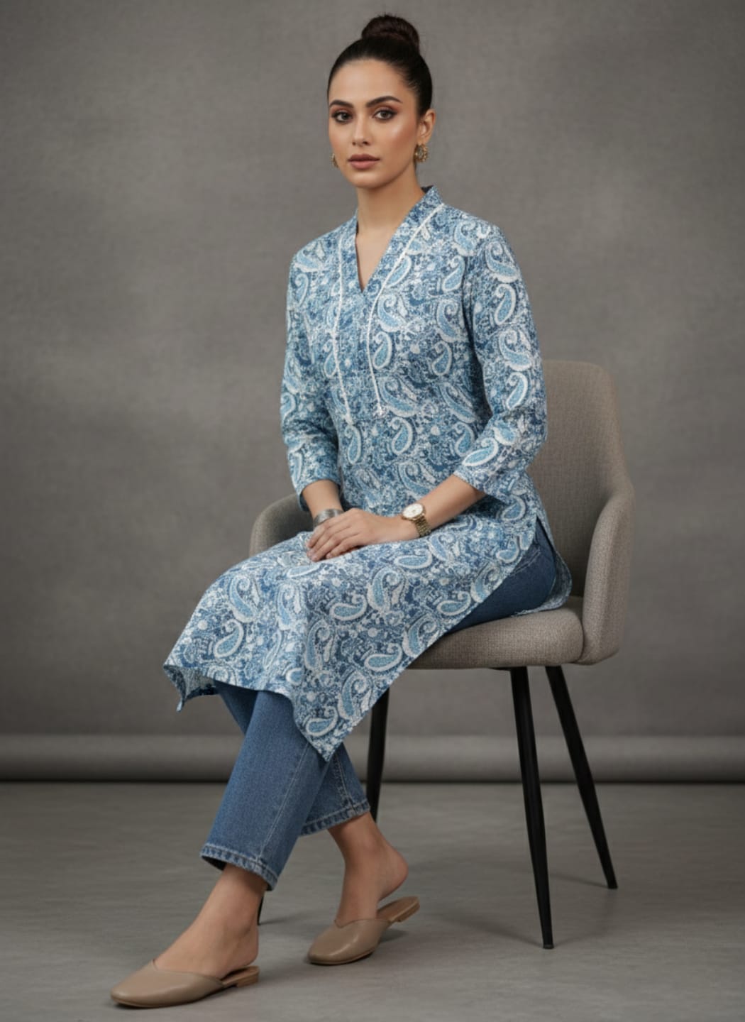 The Kurti Collection Women Paisely Printed V Neck Straight Kurta
