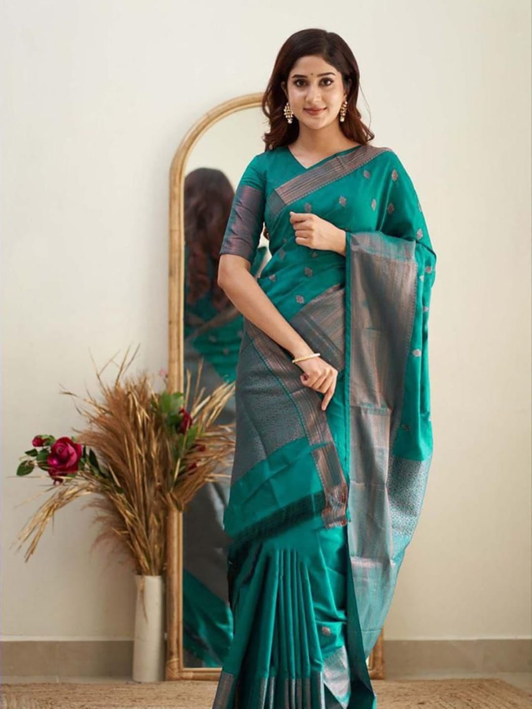 Ethnic Motifs Silk Cotton Handloom Banarasi Saree