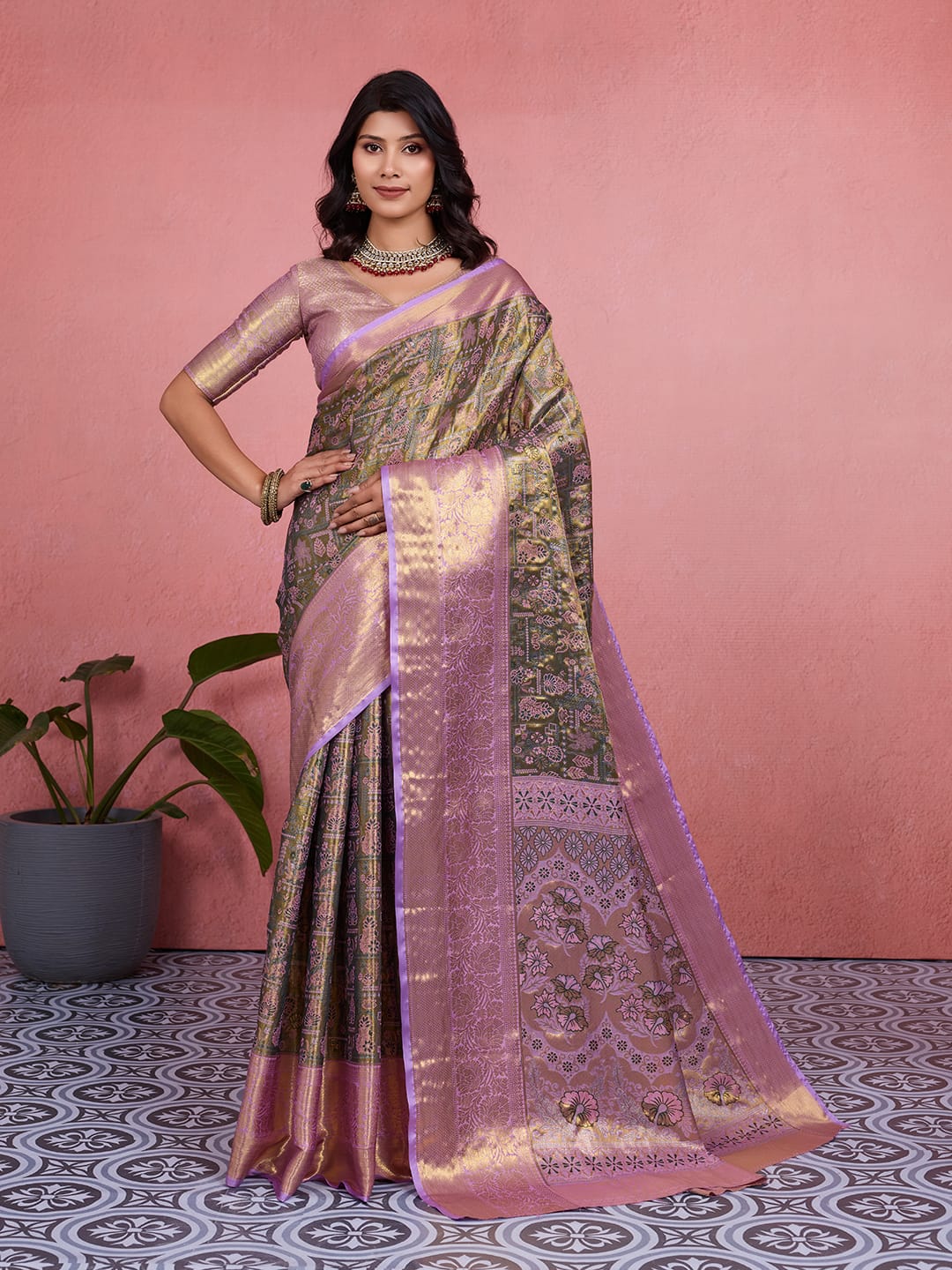 Luxurious silk Saree with rich woven pallu design