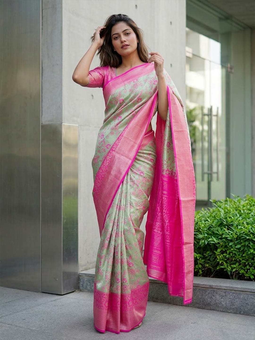 Luxurious silk Saree with rich woven pallu design