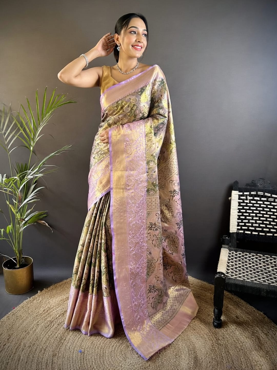 Luxurious silk Saree with rich woven pallu design