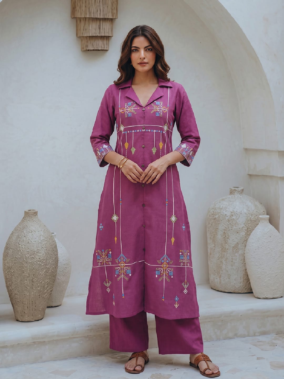 Women Geometric Embroidered Wine Kurta Set With Shirt Collar