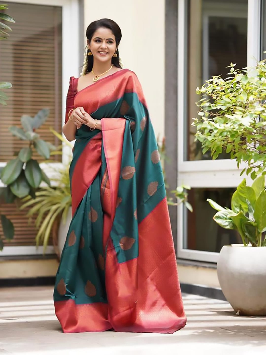 Ethnic Motifs Silk Cotton Handloom Banarasi Saree