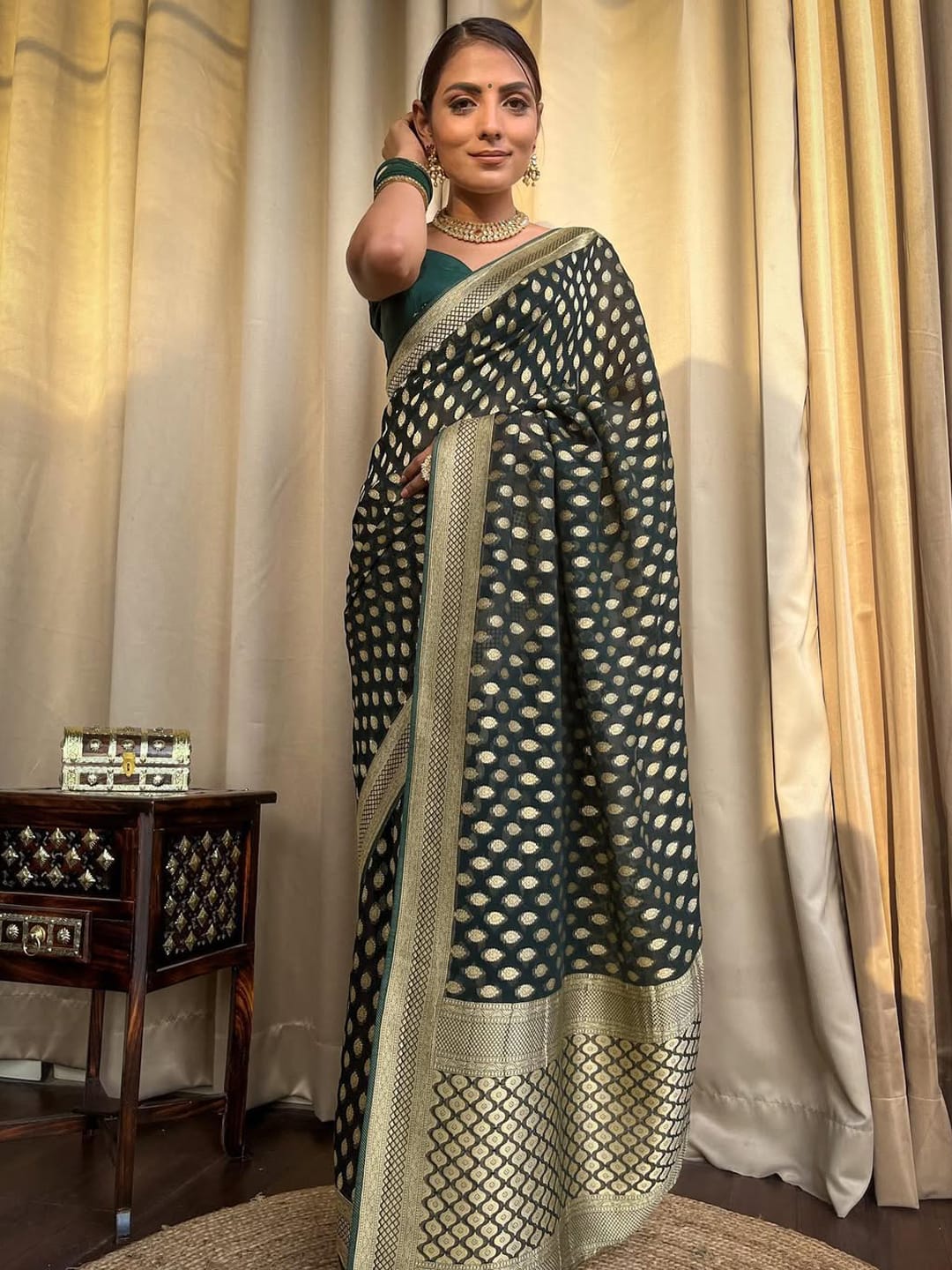 Ethnic Motifs Silk Cotton Handloom Banarasi Saree