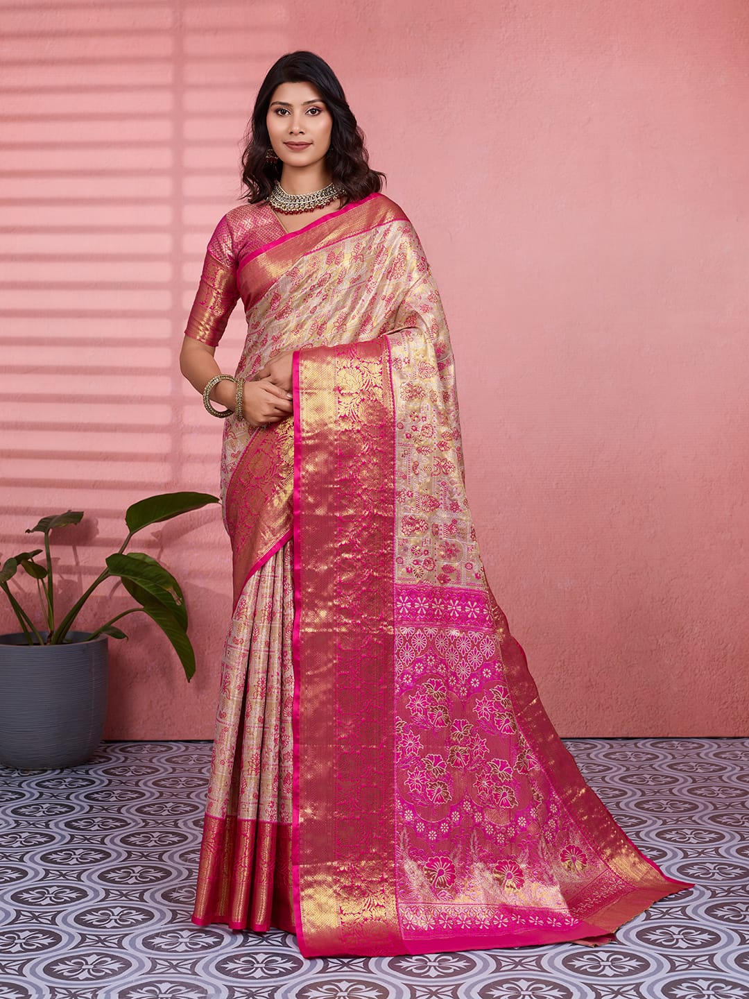 Luxurious silk Saree with rich woven pallu design