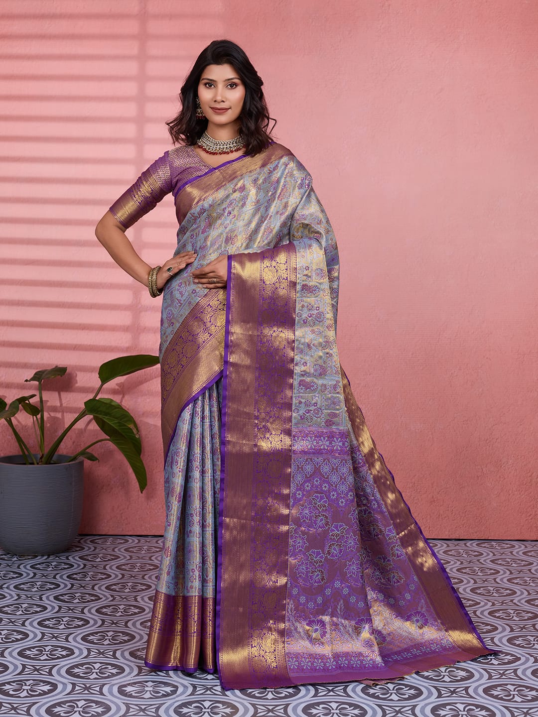 Luxurious silk Saree with rich woven pallu design