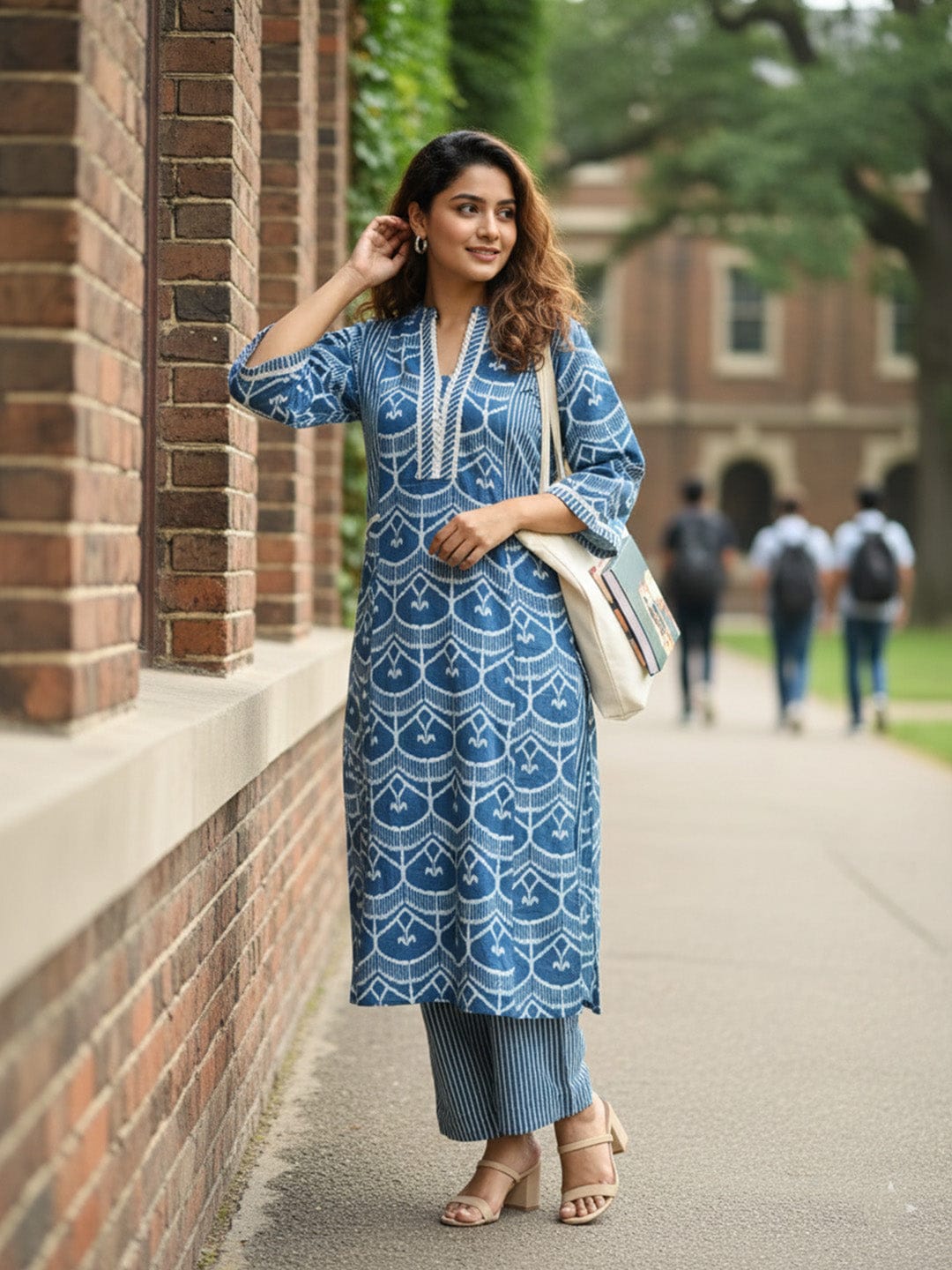 Blue Ethnic Printed Straight Kurta with Notched Neck and Three-Quarter Sleeves