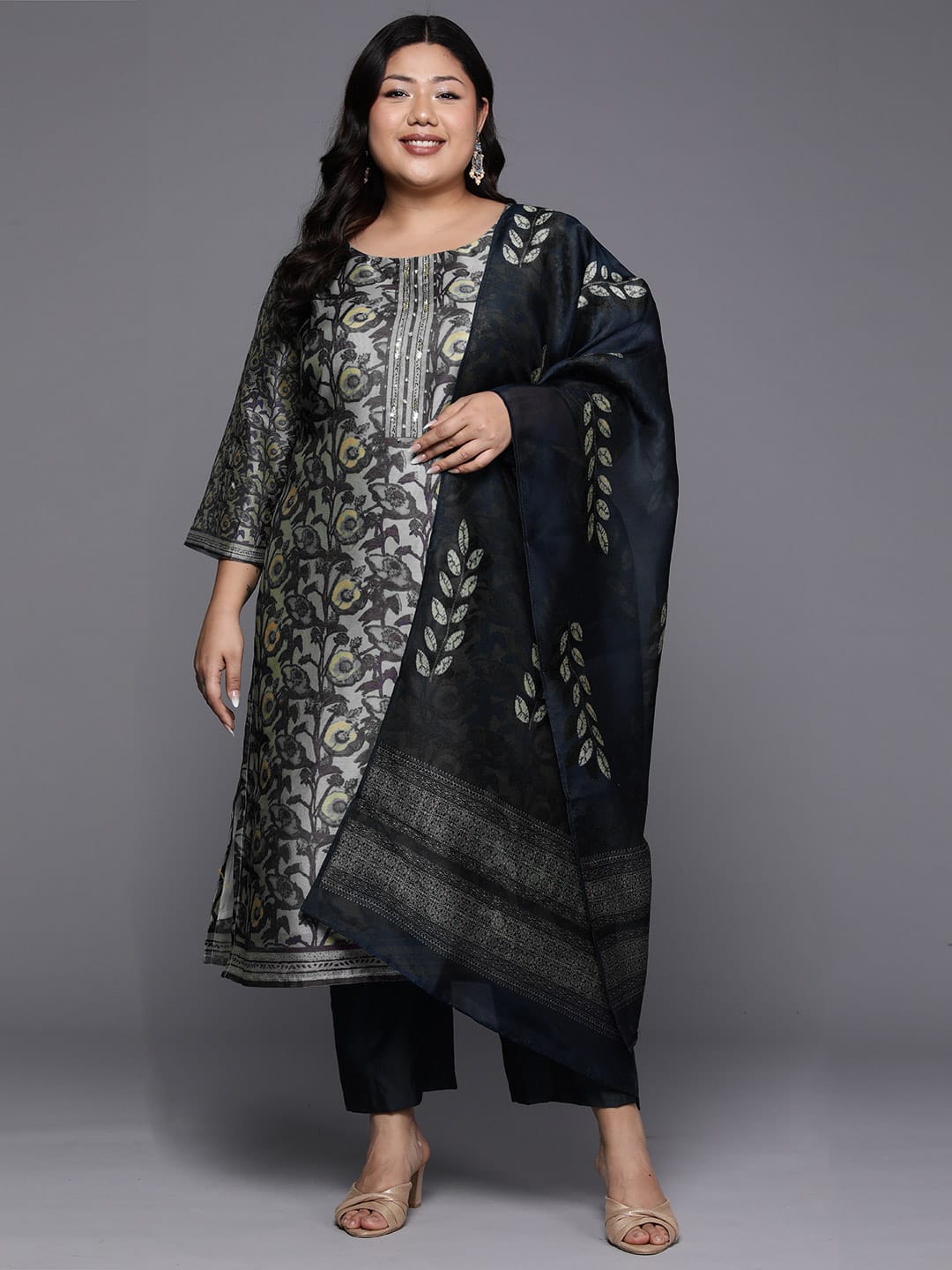 The Kurti Collection Women Grey Floral Printed Round Neck Straight Kurta Paired With Bottom And Printed Dupatta.