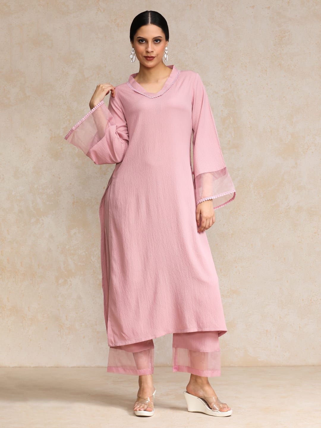 The Kurti Collection Women Pink Straight Kurta Paired With Tonal Bottom