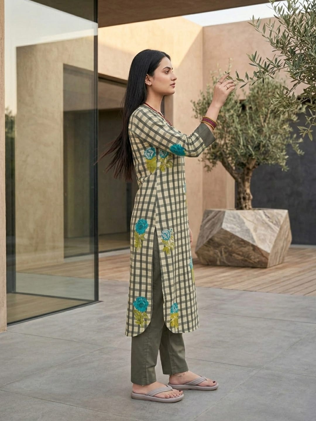 ethnic style with this elegant grey check print kurta set, designed for effortless comfort and modern charm.