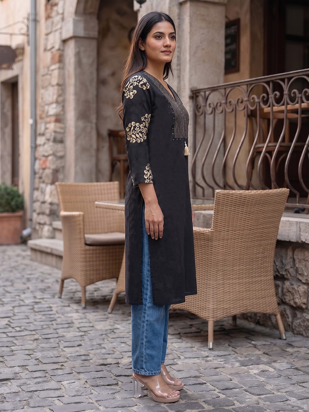 Tassel-Drop Noir Women's Kurta