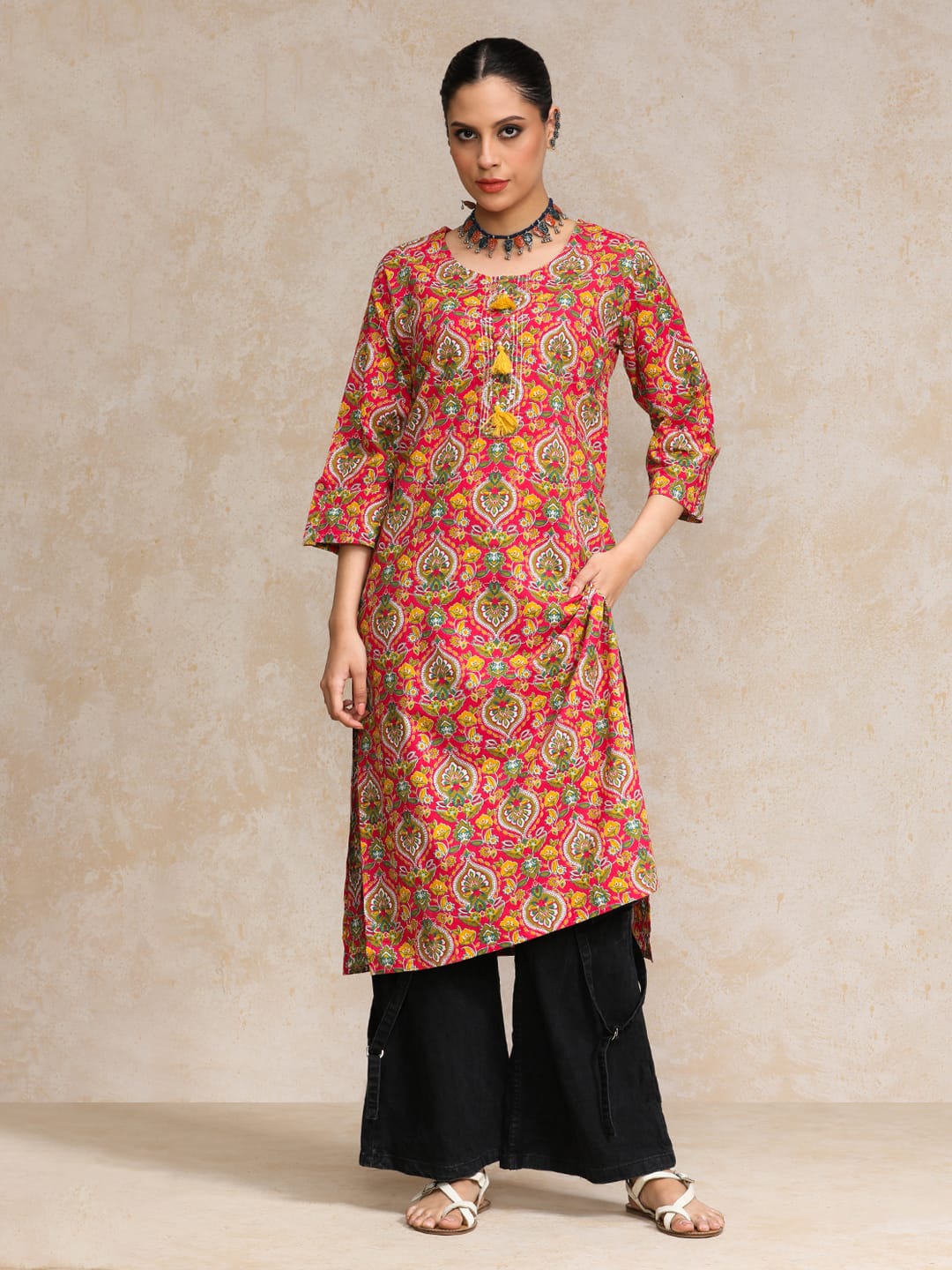The Kurti Collection Women Pink And Yellow Floral Printed Straight Kurta