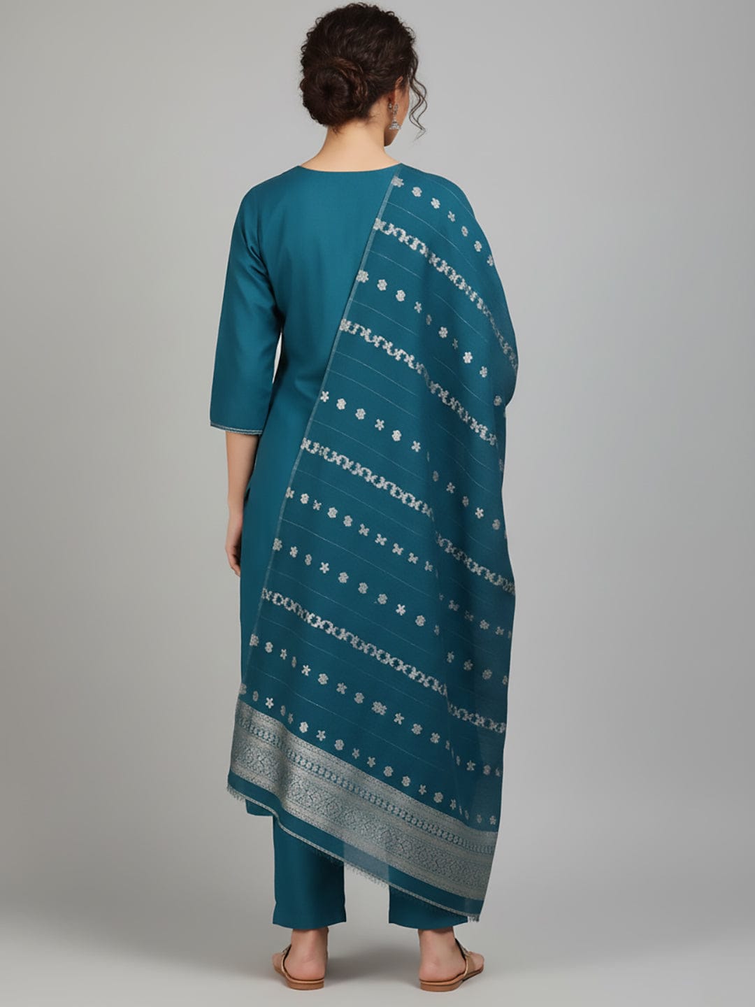 The Kurti Collection Women Thread detailed yoke Kurta and Trouser with Dupata