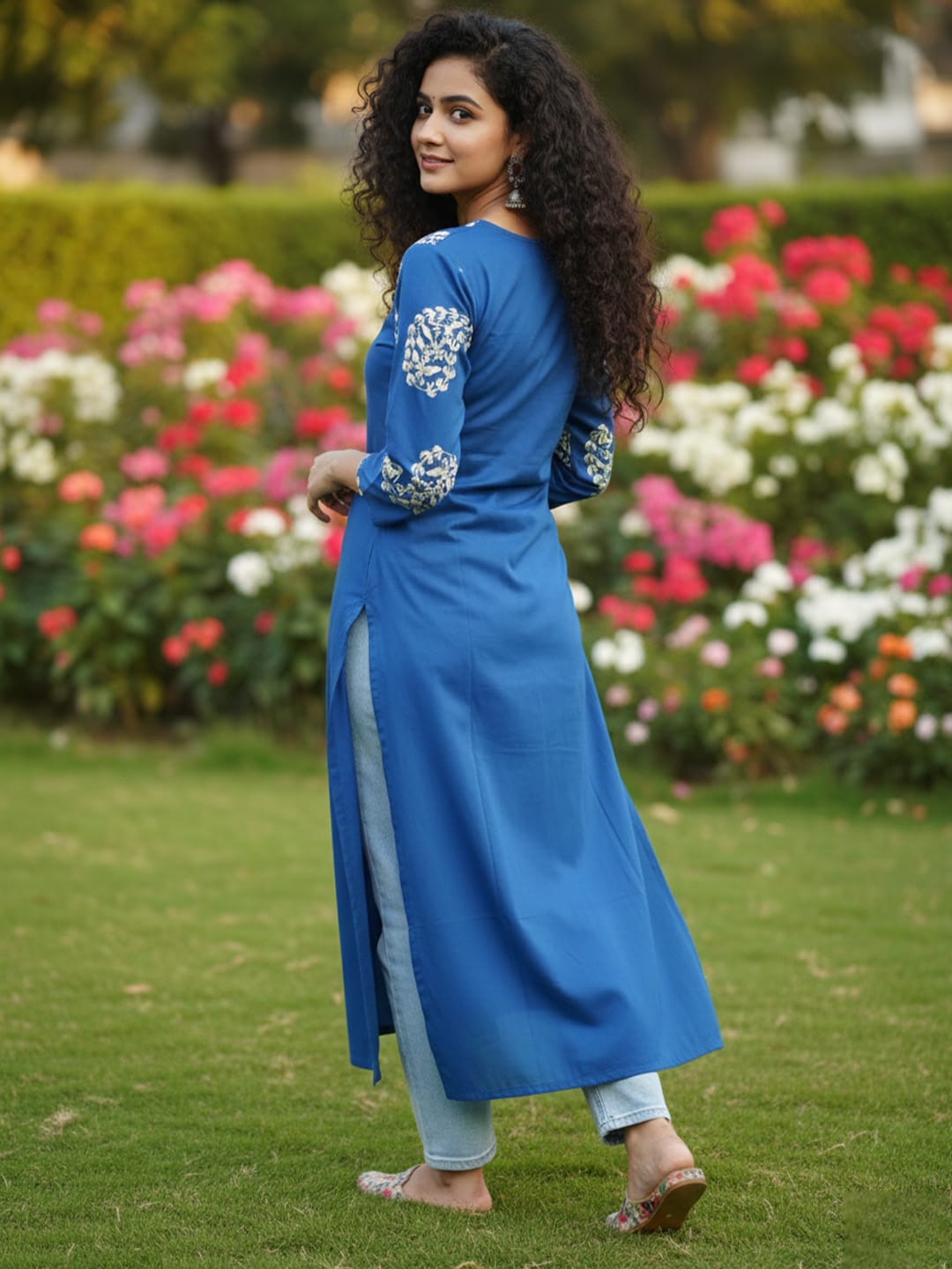 Ethnic Blue and White Printed Straight Kurta