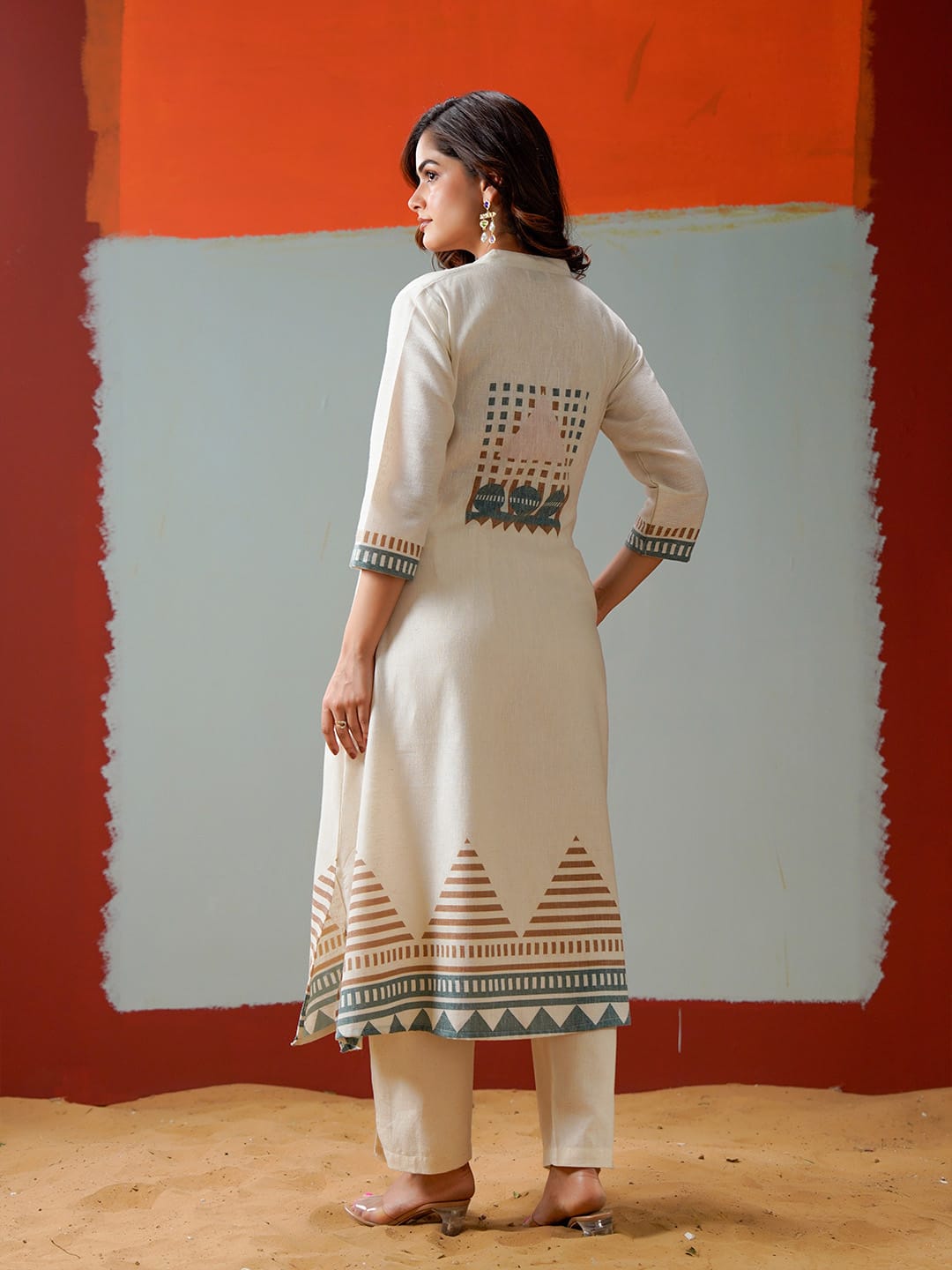 Geometric Border Artisan Kurta with Dupatta