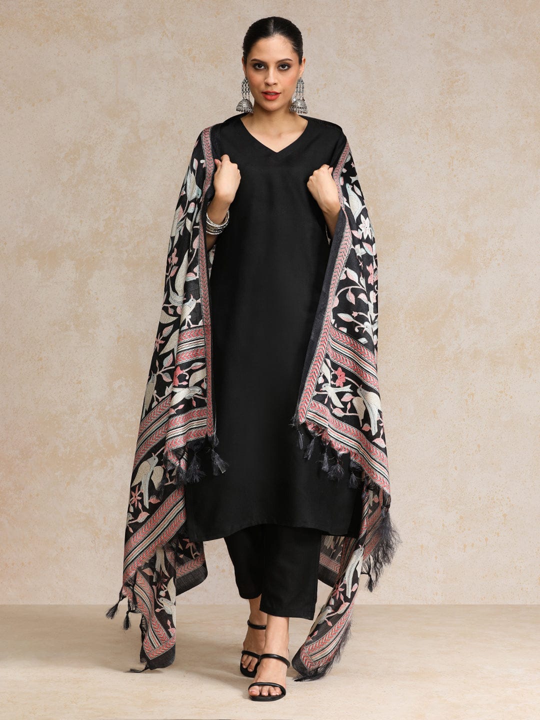 The Kurti Collection Women V Neck Kurta with Trouser and Printed Dupatta