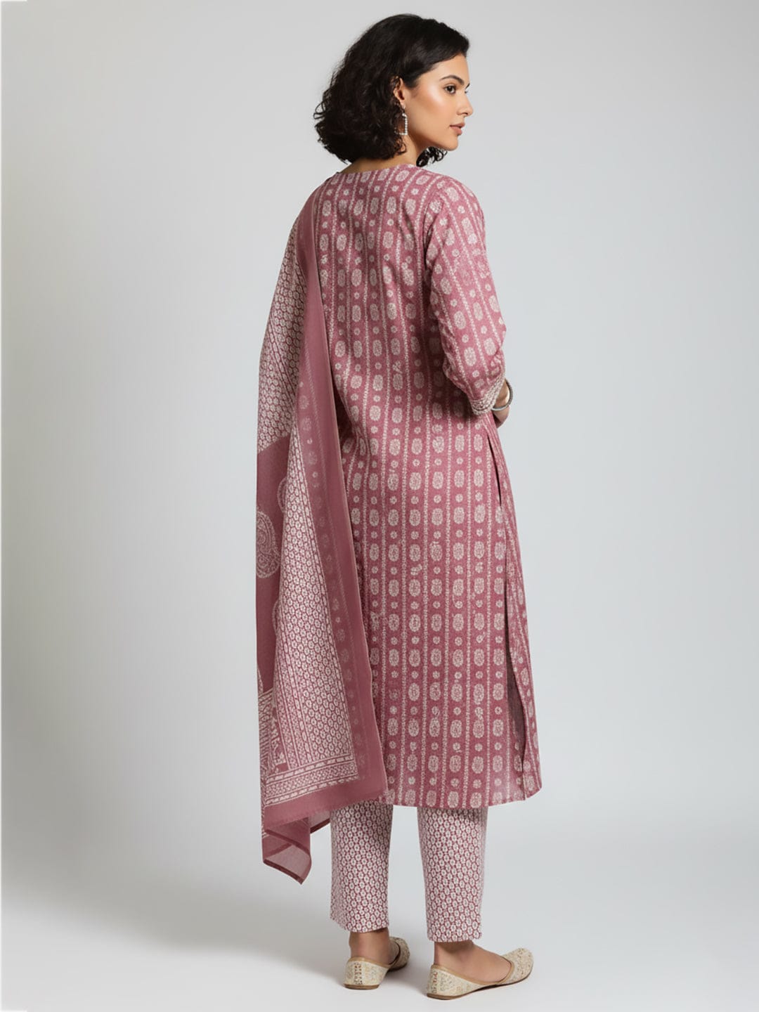 The Kurti Collection Women Floral Printed V Neck Kurta with Trouser & Dupatta