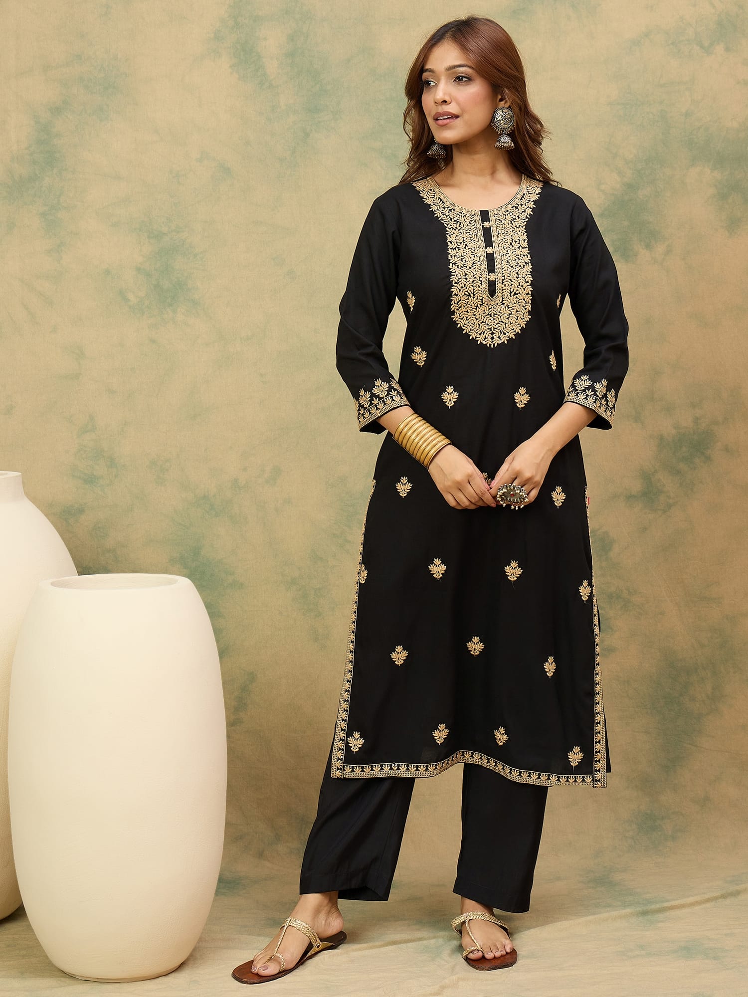 The Kurti Collection Women Floral Motif Thread Embroidered Yoke with All over Buta Kurta