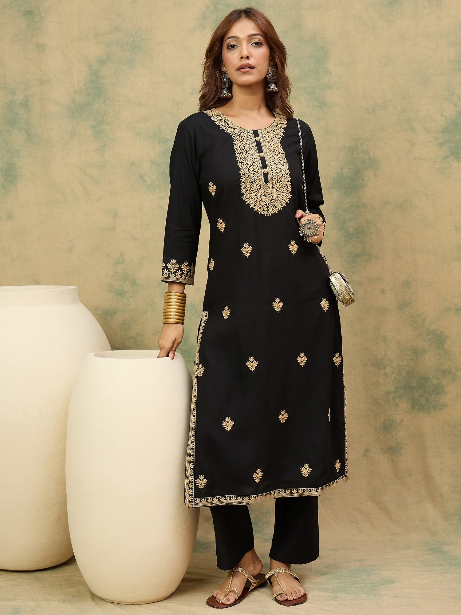 The Kurti Collection Women Floral Motif Thread Embroidered Yoke with All over Buta Kurta