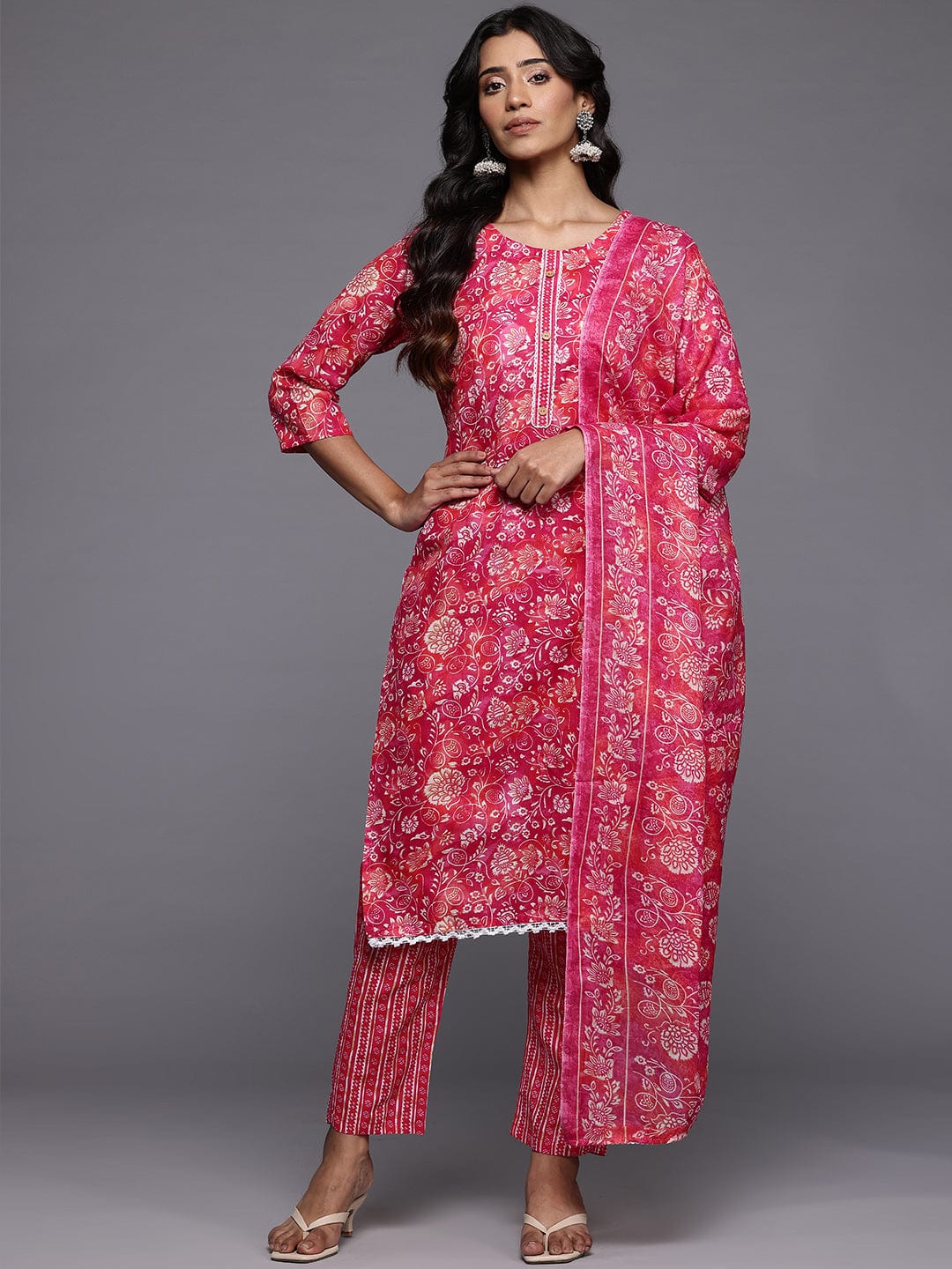 The Kurti Collection Women Floral Jaipuri Printed Lace Detaled Kurta Set With Dupatta