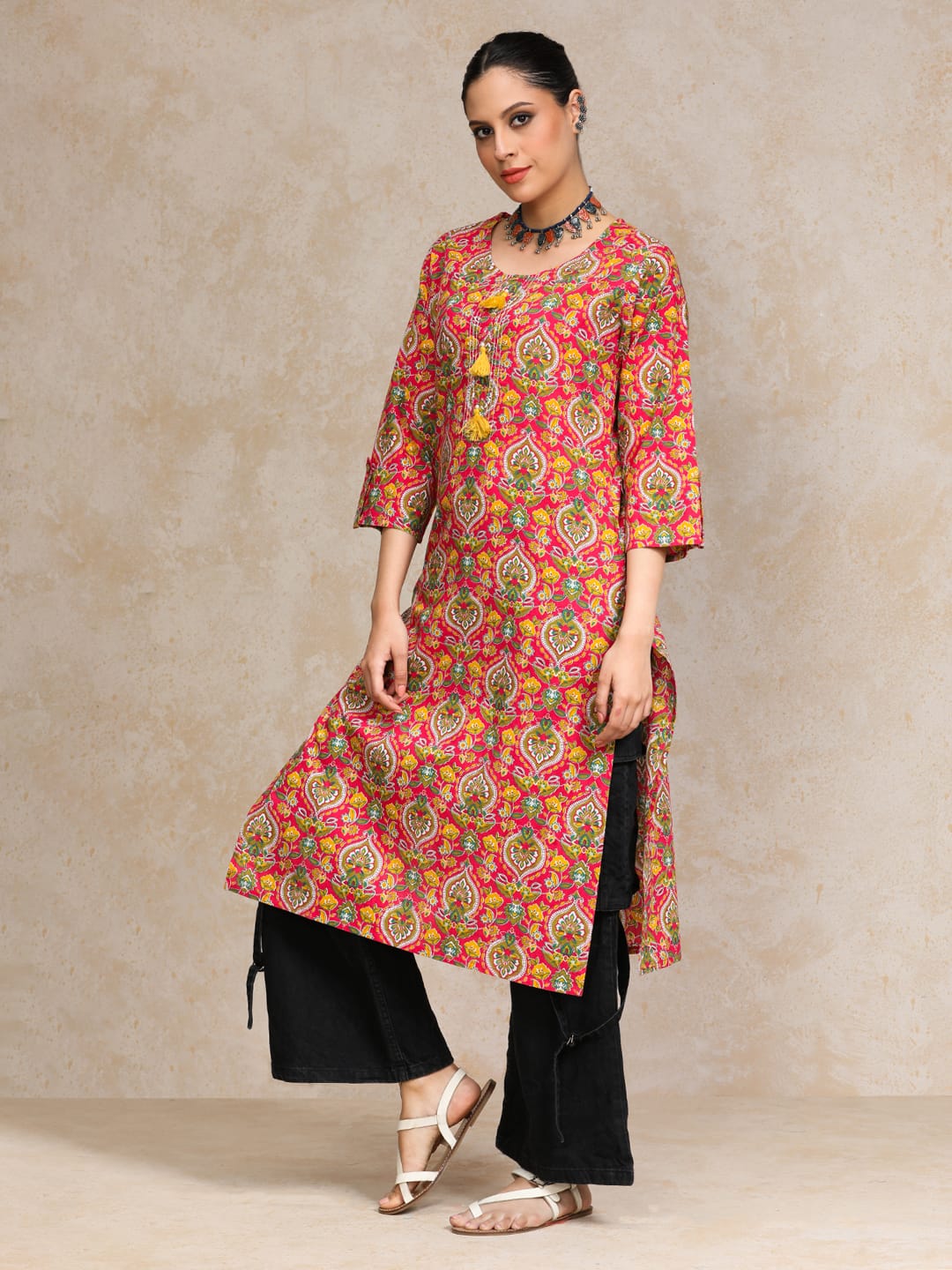 The Kurti Collection Women Pink And Yellow Floral Printed Straight Kurta