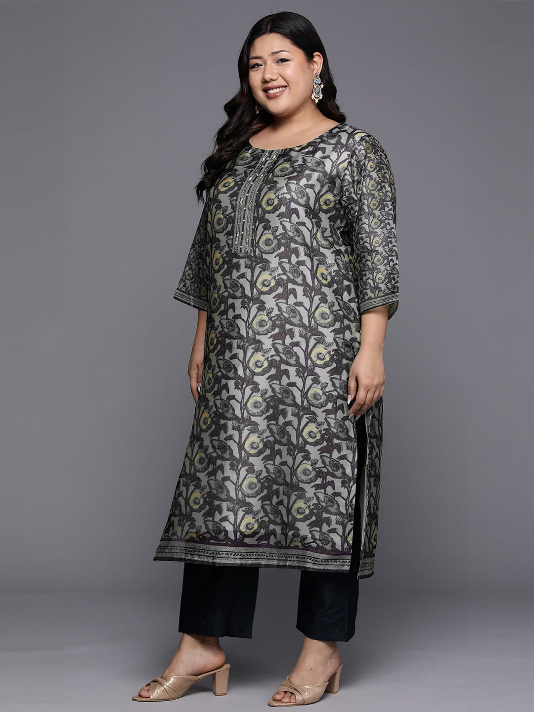 The Kurti Collection Women Grey Floral Printed Round Neck Straight Kurta Paired With Bottom And Printed Dupatta.