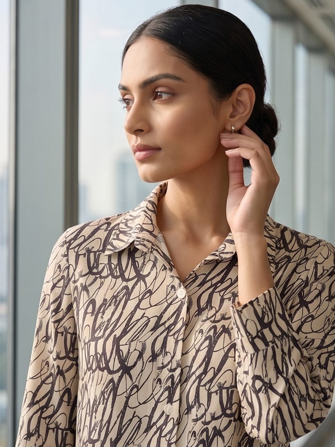 Cream Coloured Slim Collar Long Sleeves Abstract Shirt