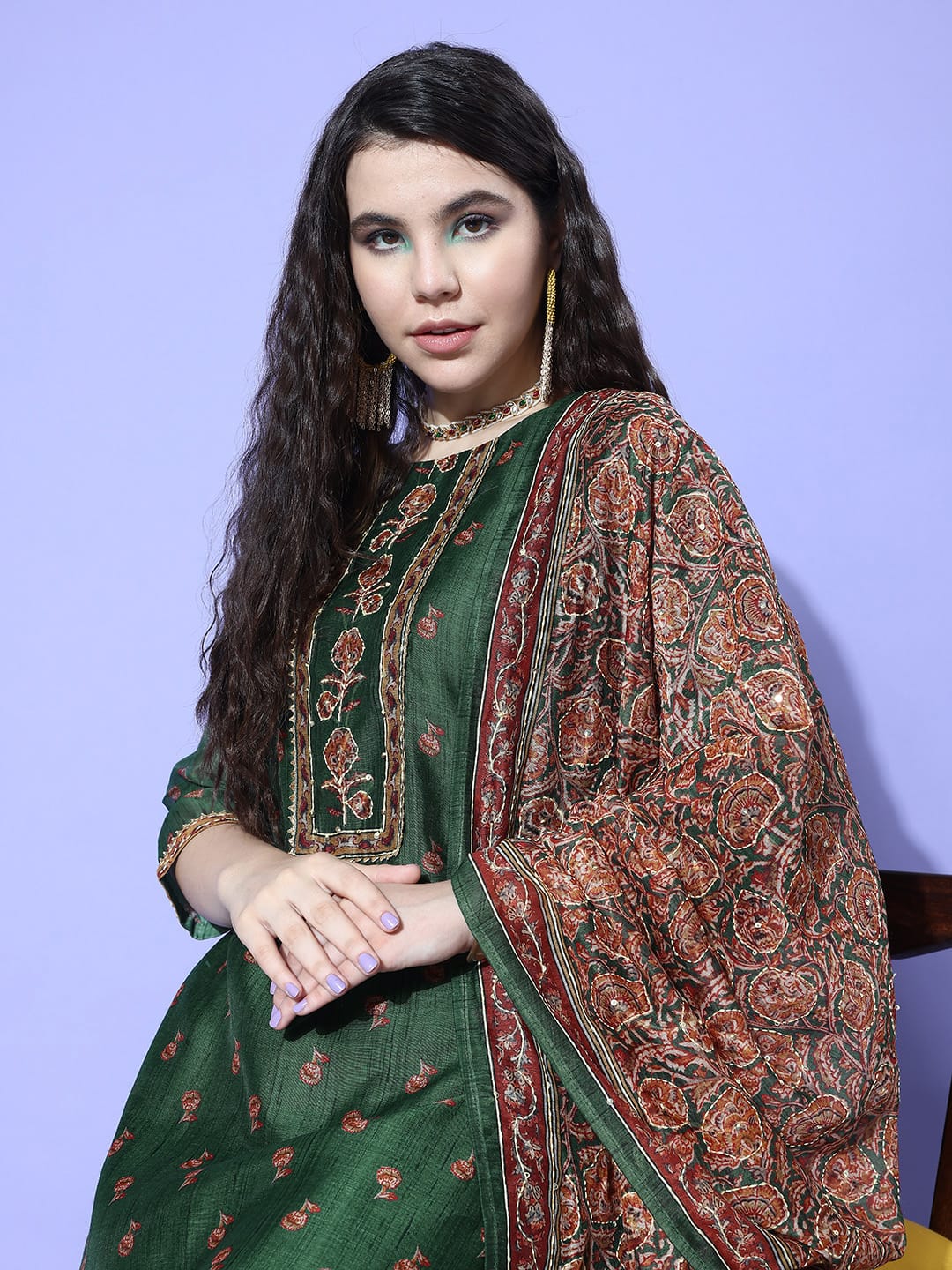 Varanga Women Green Floral Printed Kurta Paired With Tonal Bottom And Thread Embroidered Dupatta