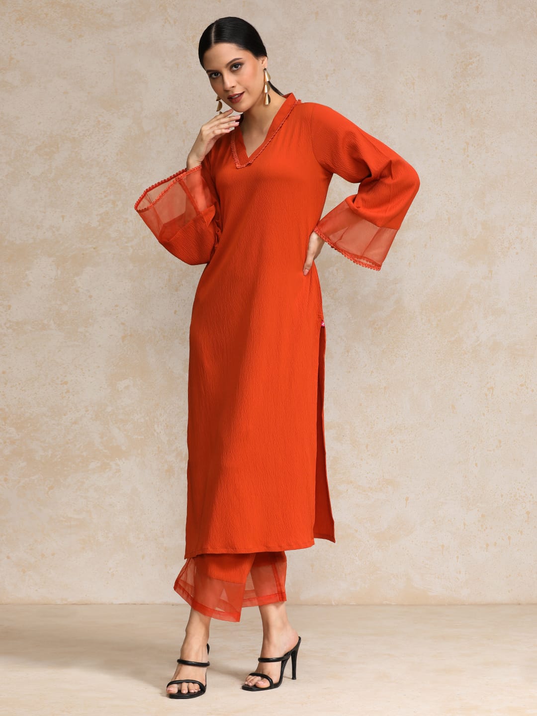 The Kurti Collection Women Rust Straight Kurta Paired With Tonal Bottom