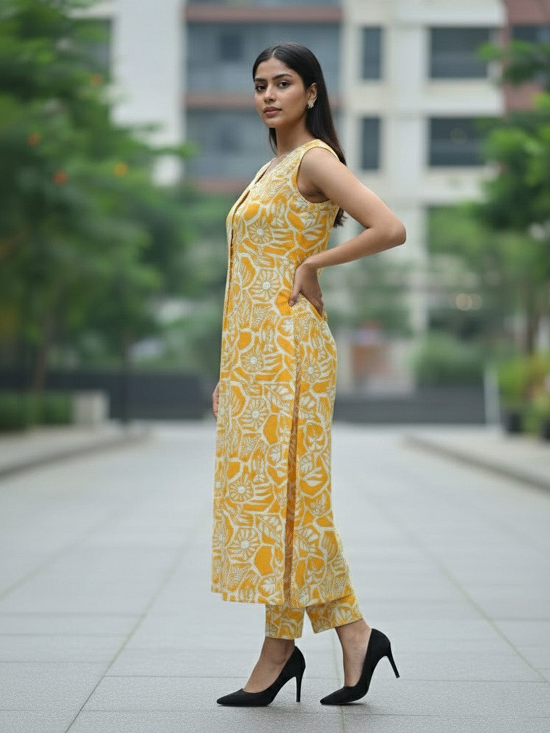 Marigold Botanical Sleeveless kurta set