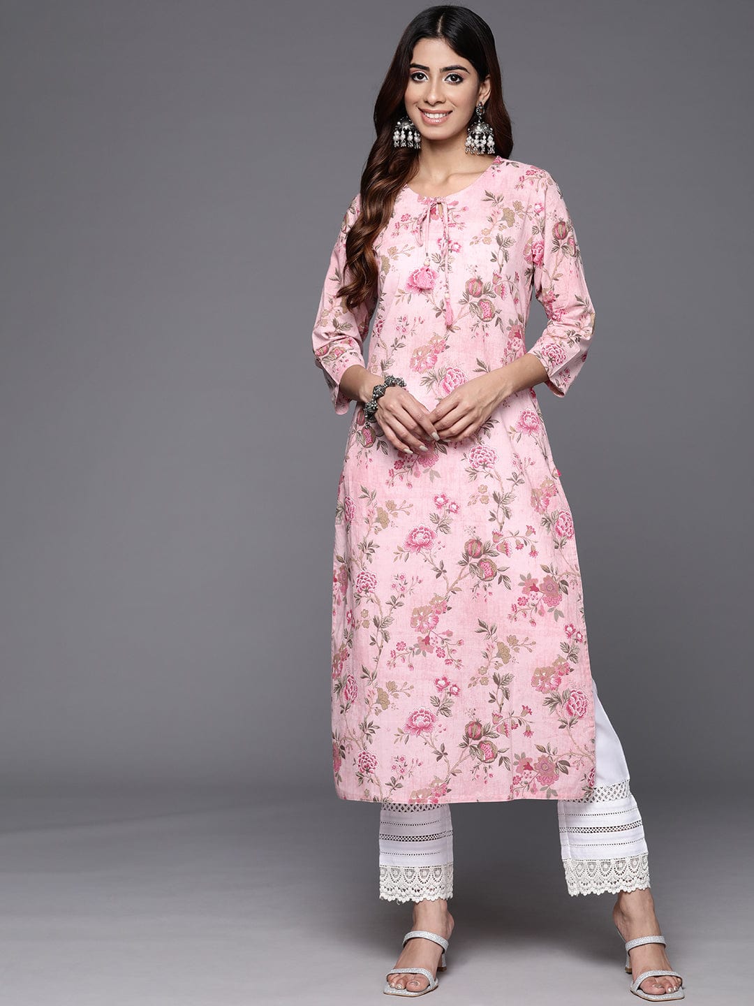 The Kurti Collection Women Pink Floral Printed With V Neck And Three Quater Sleeve Straight Kurta Rs Vkur1865