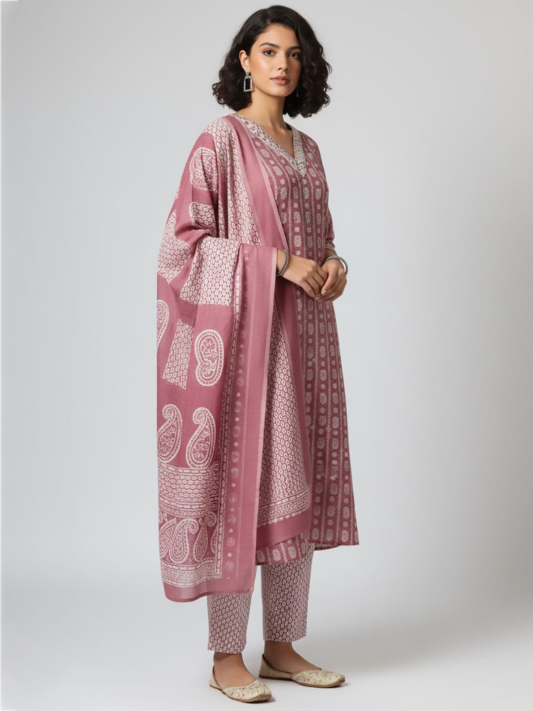 The Kurti Collection Women Floral Printed V Neck Kurta with Trouser & Dupatta