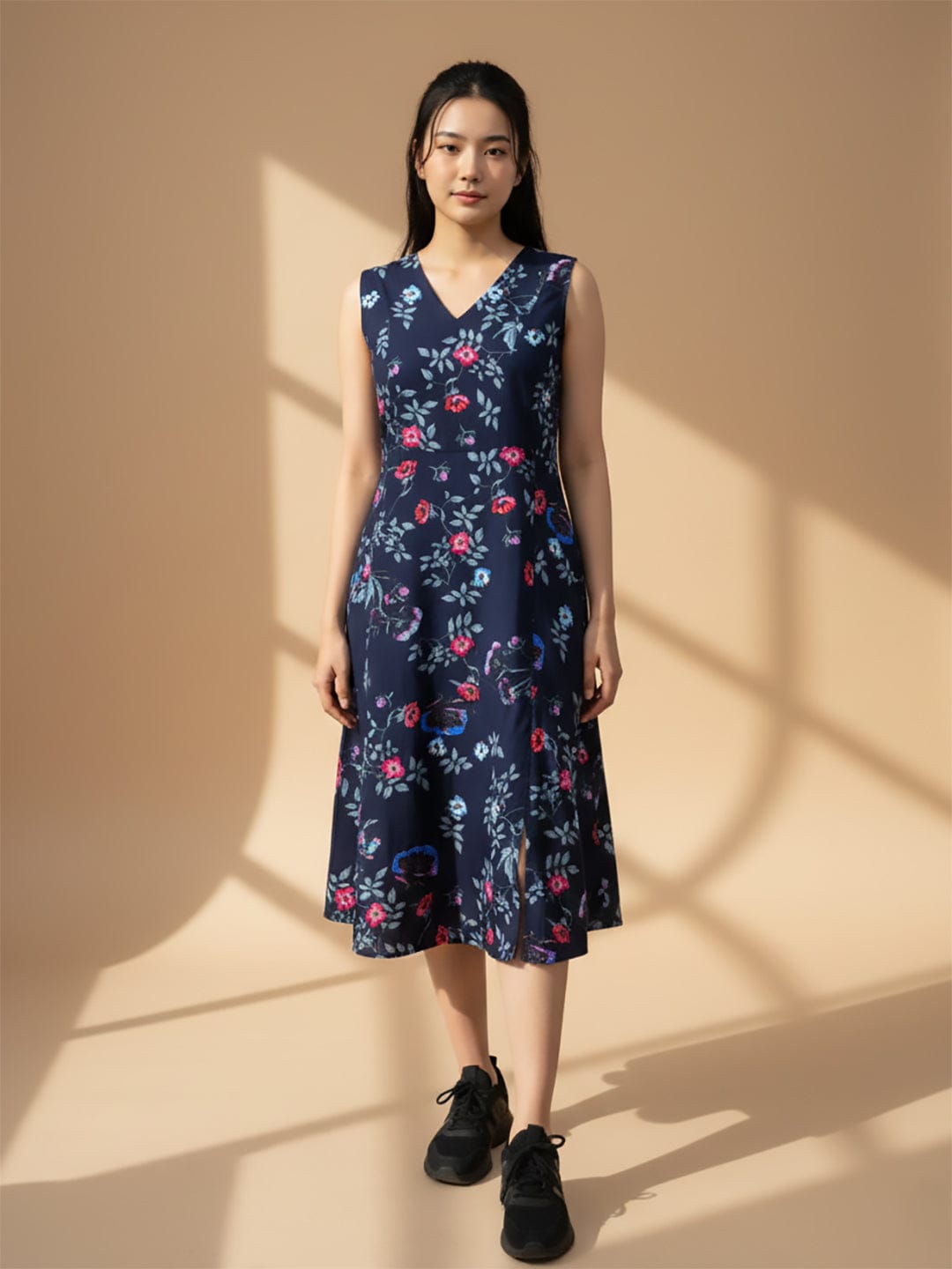 A floral-printed knee-length dress with v neckline perfect for turning heads from brunch to evening outings.
