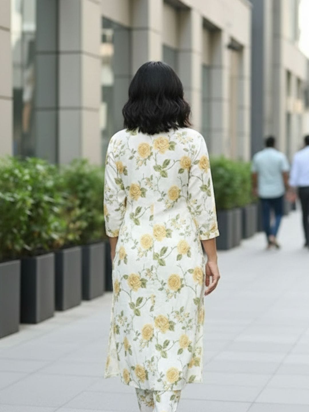 The Kurti Collection Women Floral Printed Regular Kurta with Trousers