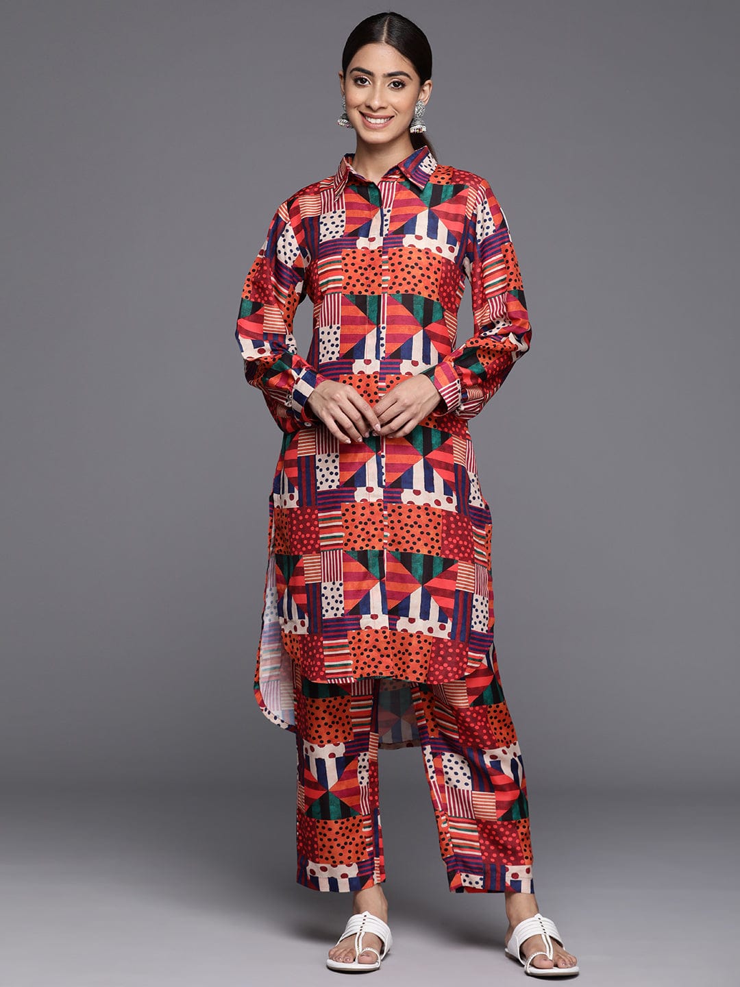 Varanga Women Multi Colour Abstract Printed Straight Kurta With Tonal Bottom