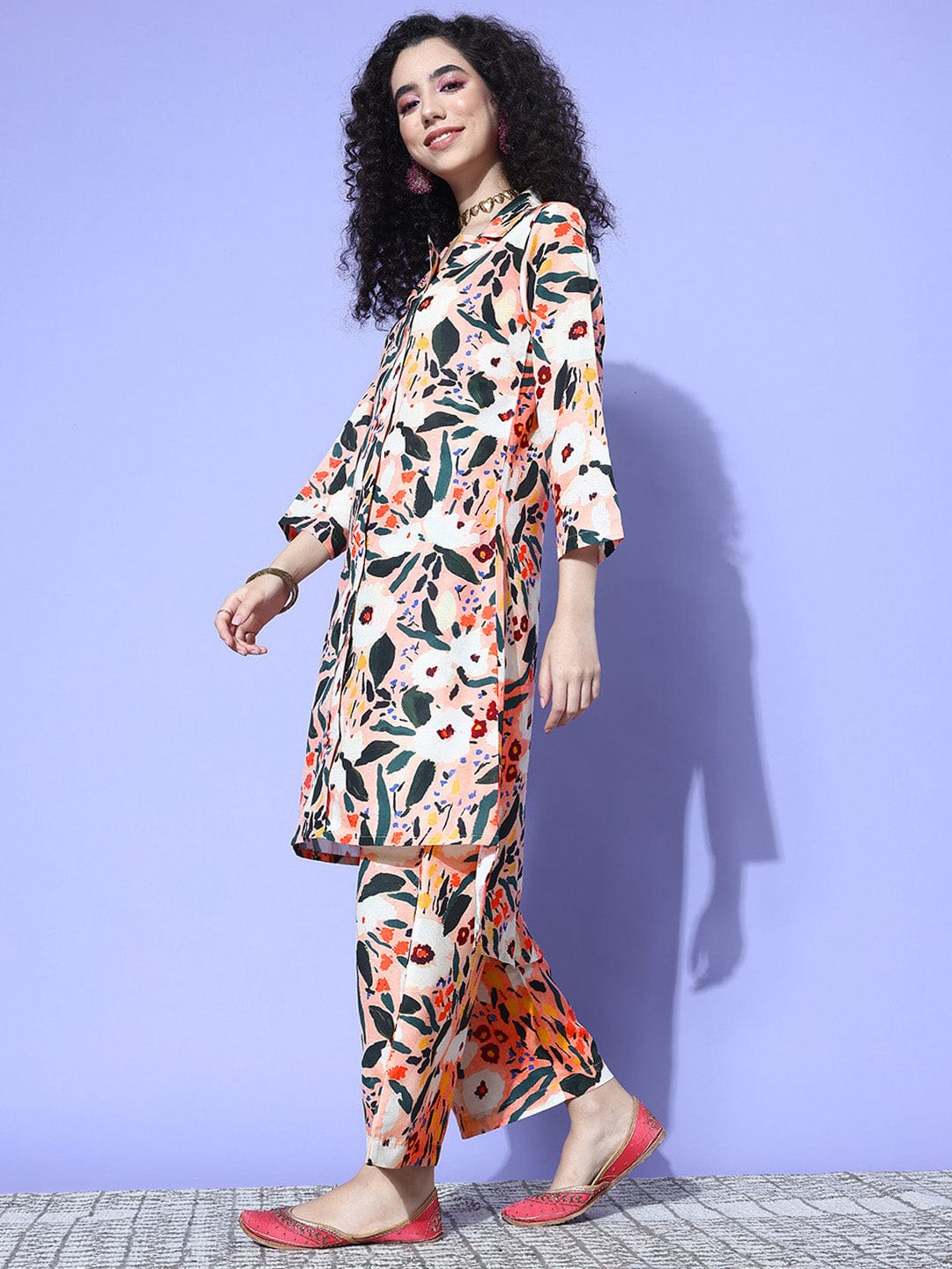 KSUT Women Pink Floral Printed Shirt Collar Straight Kurta Paired With Tonal Bottom