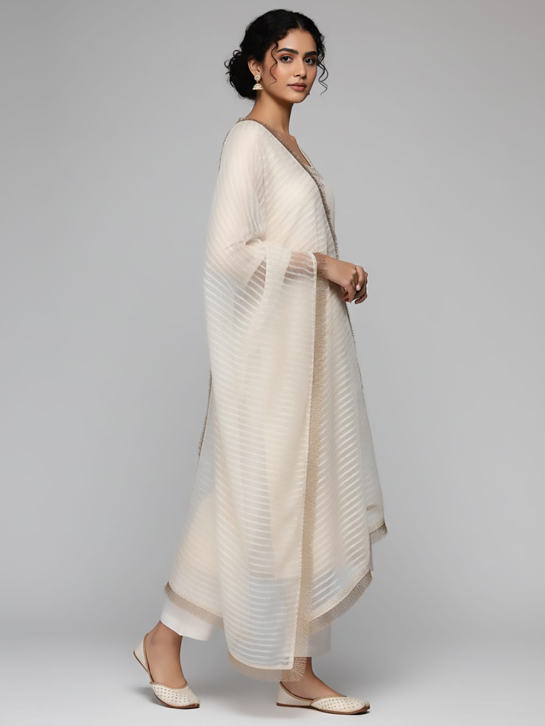 Varanga Women Off White Zari Embroidered And Sequinned Kurta Set With Dupatta