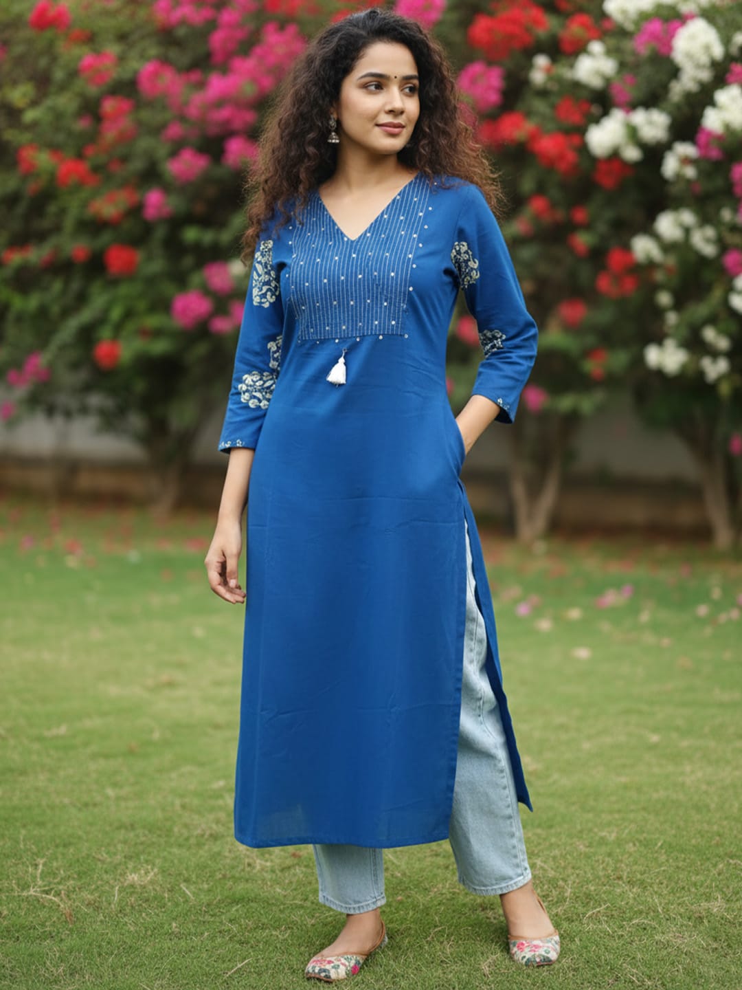 Ethnic Blue and White Printed Straight Kurta