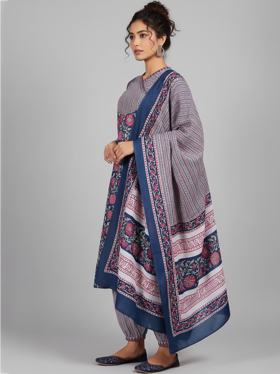 The Kurti Collection Women Ethnic Floral Printed V Neck Kurta With Stripper Trouser & Dupatta