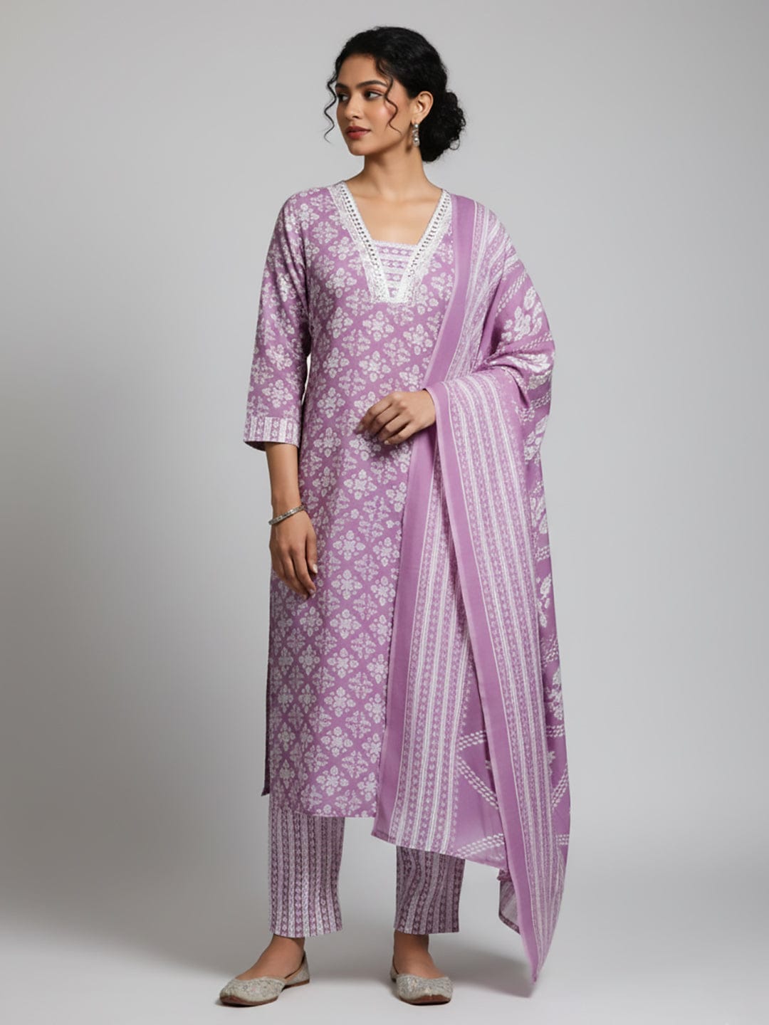 The Kurti Collection Women Floral Printed V Neck Kurta with Trouser & Dupatta