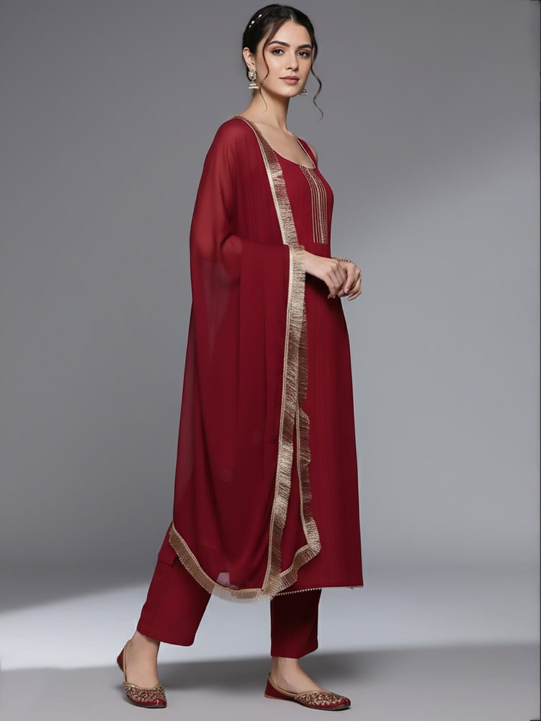The Kurti Collection Women Maroon Round Neck, Spaghetti Strap Style Straight Kurta Paired With Tonal Bottom And Dupatta
