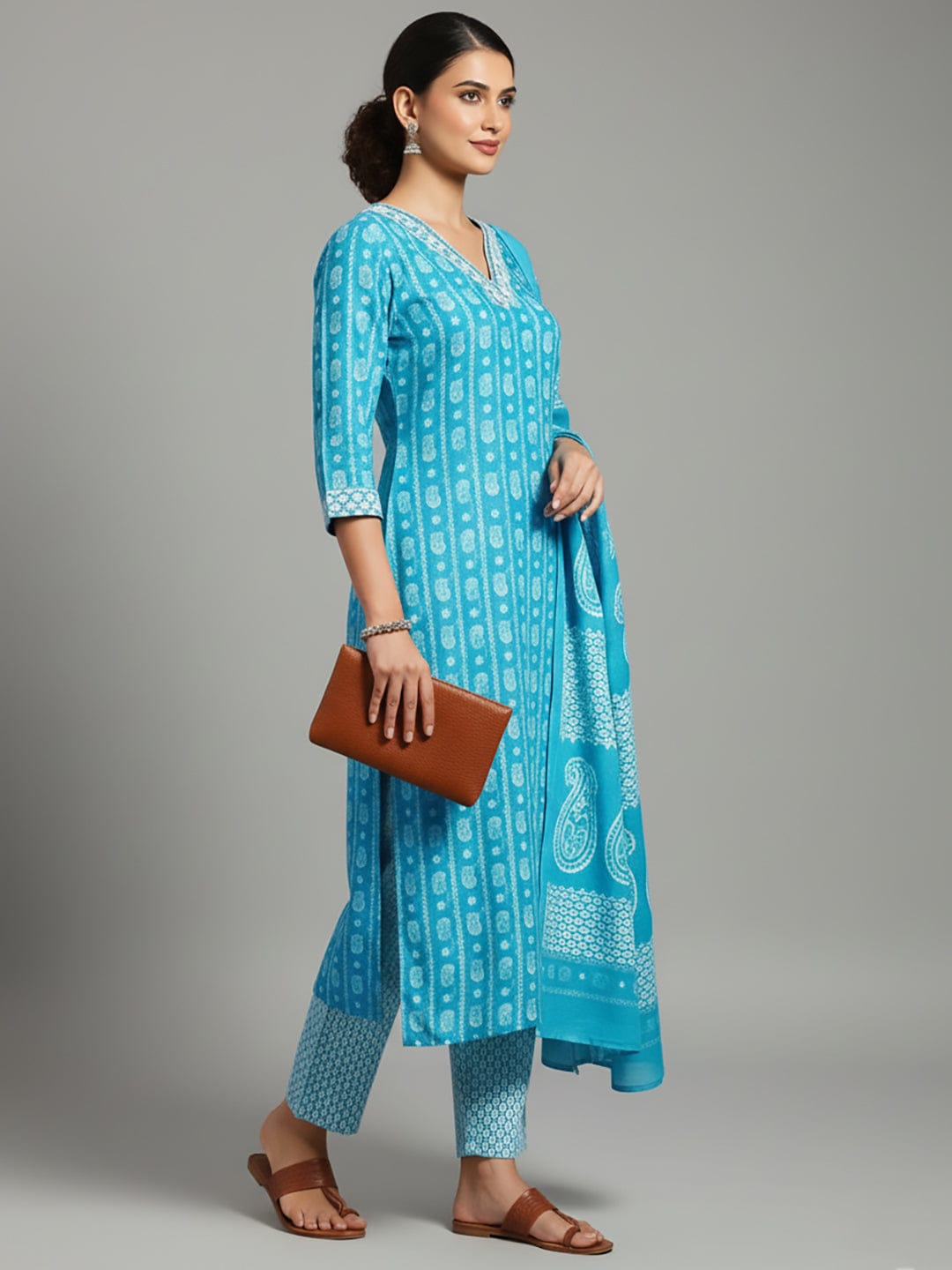 The Kurti Collection Women Floral Printed V Neck Kurta with Trouser & Dupatta