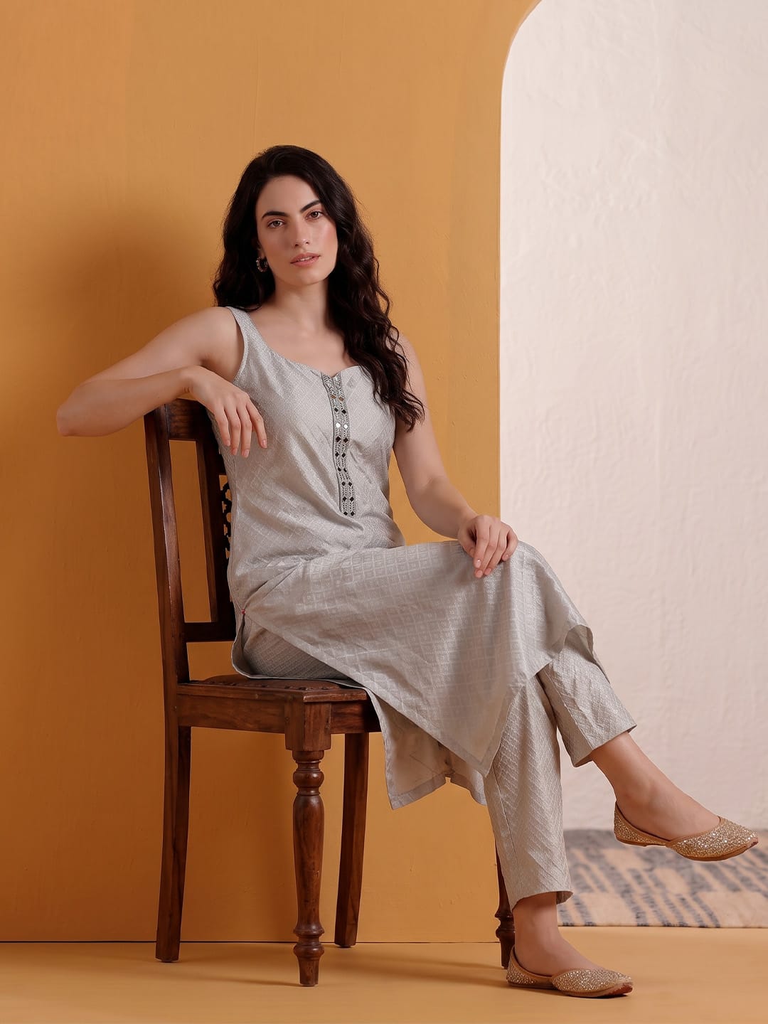 Women's Woven Design Kurta Set With Bhagalpuri Dupatta